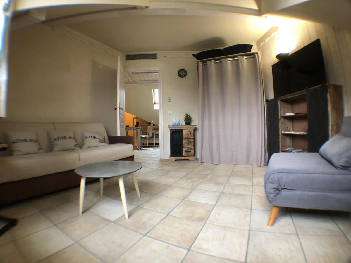 Logement Atypique Avec Vue Unique Panoramique Sur Le Lac D'Annecy, Dans Une Residence Avec Plage Et Ponton Privee Sur La Commune De Duingt Zewnętrze zdjęcie