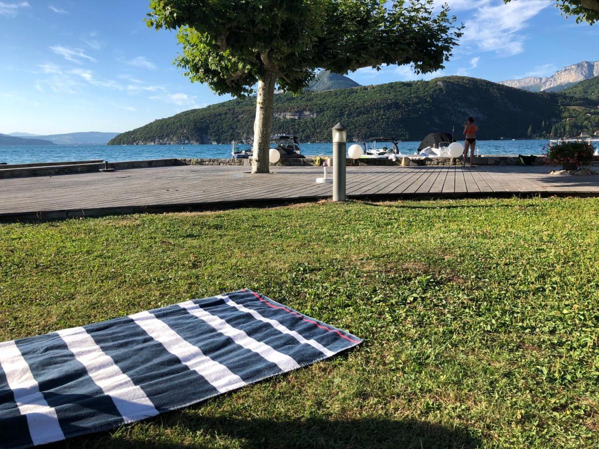 Logement Atypique Avec Vue Unique Panoramique Sur Le Lac D'Annecy, Dans Une Residence Avec Plage Et Ponton Privee Sur La Commune De Duingt Zewnętrze zdjęcie