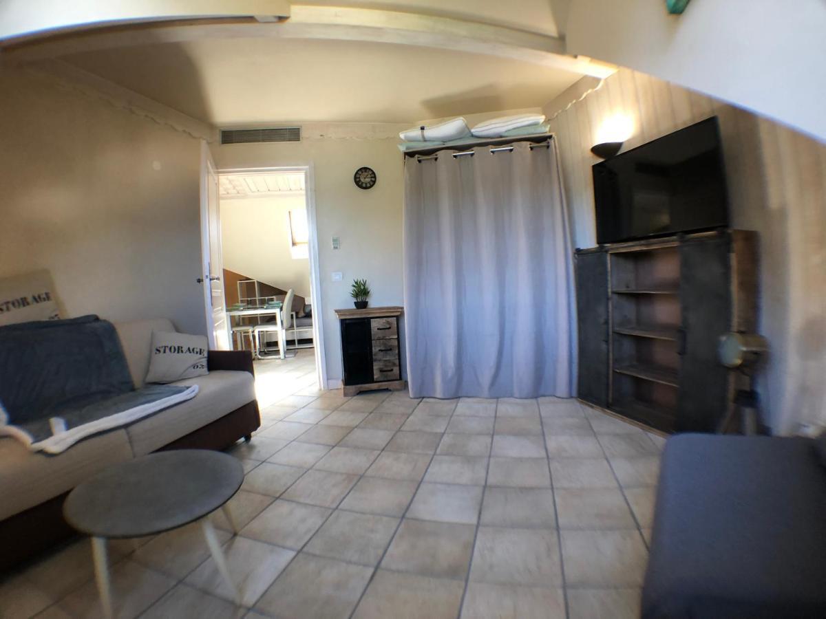 Logement Atypique Avec Vue Unique Panoramique Sur Le Lac D'Annecy, Dans Une Residence Avec Plage Et Ponton Privee Sur La Commune De Duingt Zewnętrze zdjęcie