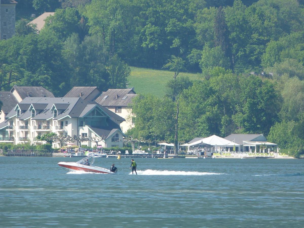 Logement Atypique Avec Vue Unique Panoramique Sur Le Lac D'Annecy, Dans Une Residence Avec Plage Et Ponton Privee Sur La Commune De Duingt Zewnętrze zdjęcie