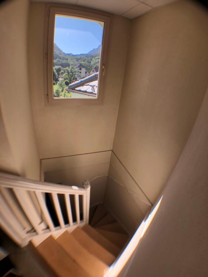 Logement Atypique Avec Vue Unique Panoramique Sur Le Lac D'Annecy, Dans Une Residence Avec Plage Et Ponton Privee Sur La Commune De Duingt Zewnętrze zdjęcie