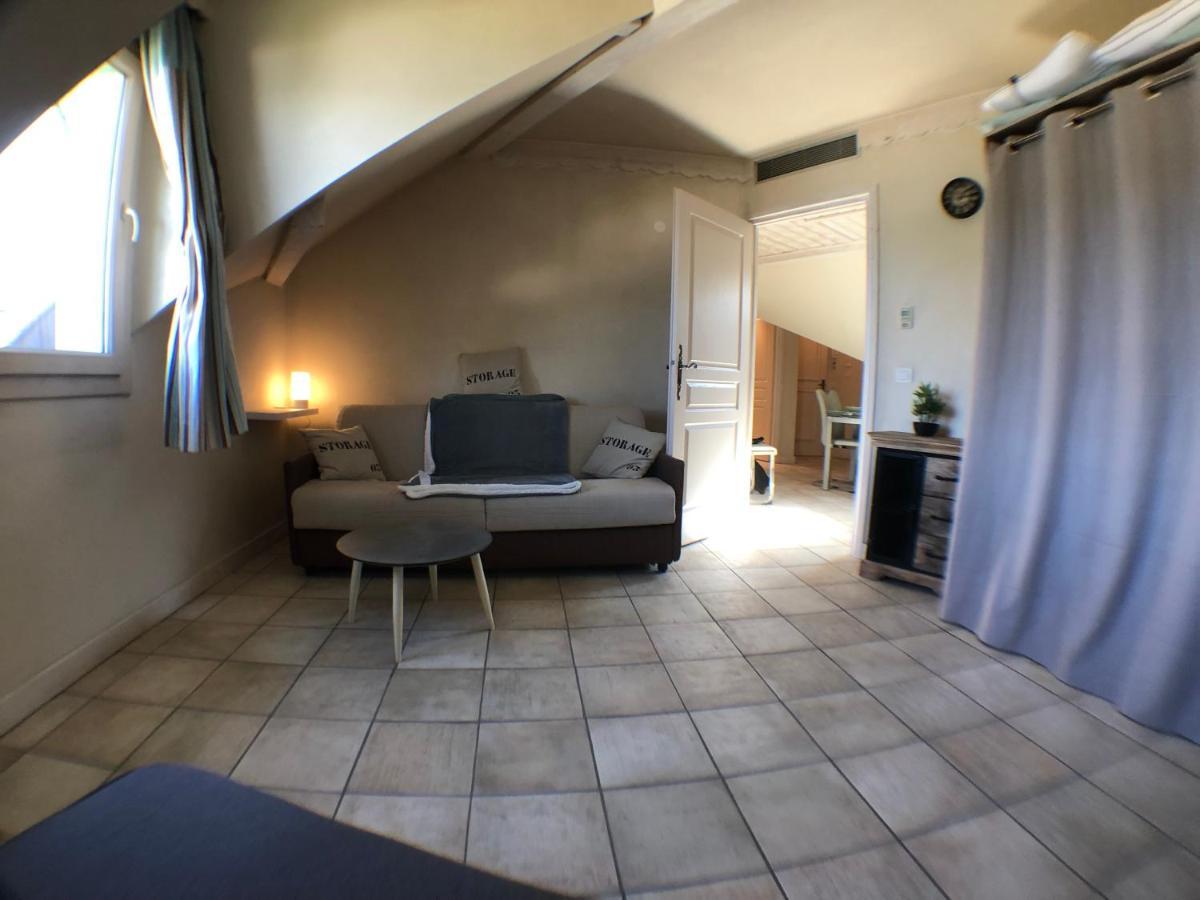 Logement Atypique Avec Vue Unique Panoramique Sur Le Lac D'Annecy, Dans Une Residence Avec Plage Et Ponton Privee Sur La Commune De Duingt Zewnętrze zdjęcie